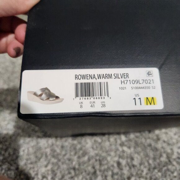 Naturalizer warm gold sandals - Picture 3 of 9